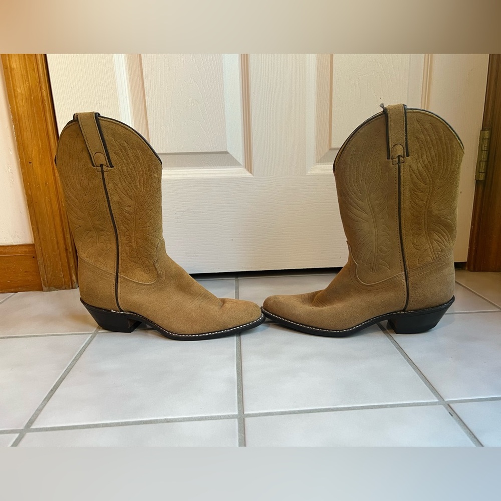 Rodeo Drive- Western Style Brown Suede Boots Size 7